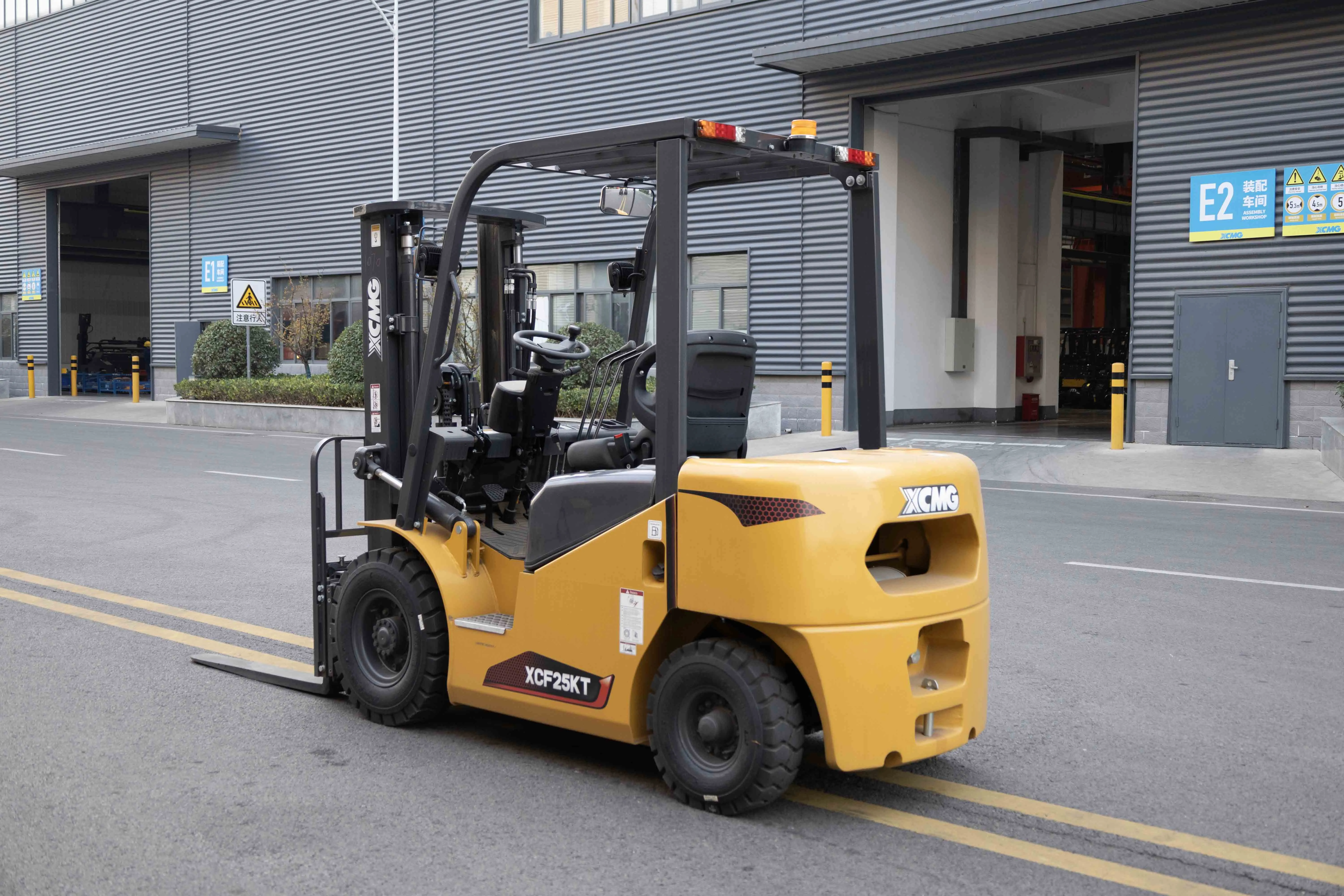XCMG Official Diesel Forklift Truck Xcf25kt Mini 2.5 Ton Diesel Forklift Price for Sale